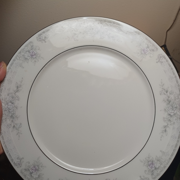 Sango set of silver embellished china - Picture 3 of 5